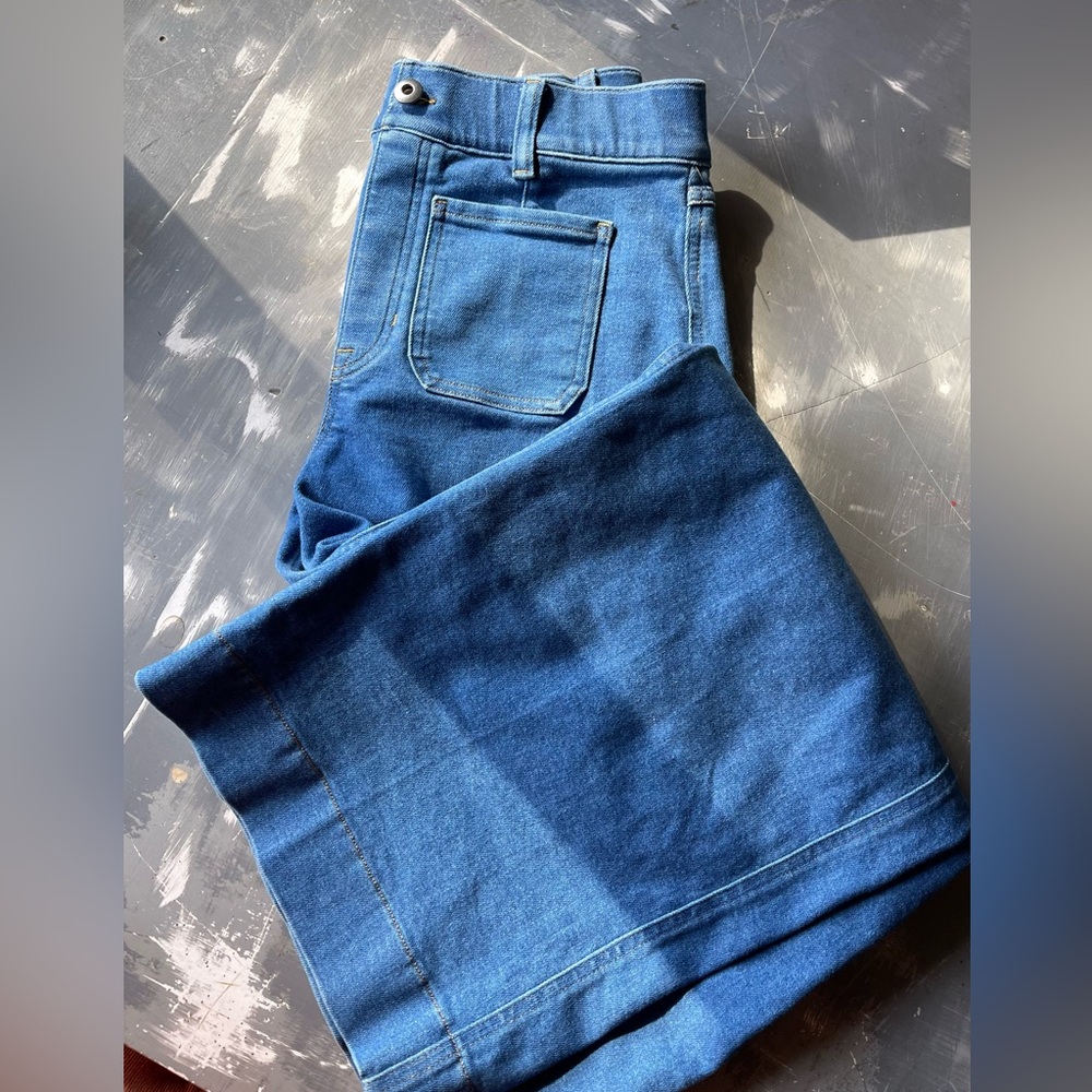 NEW w/o tags- Spanx Wide Leg Jeans size Medium. Pull on style with stretch
